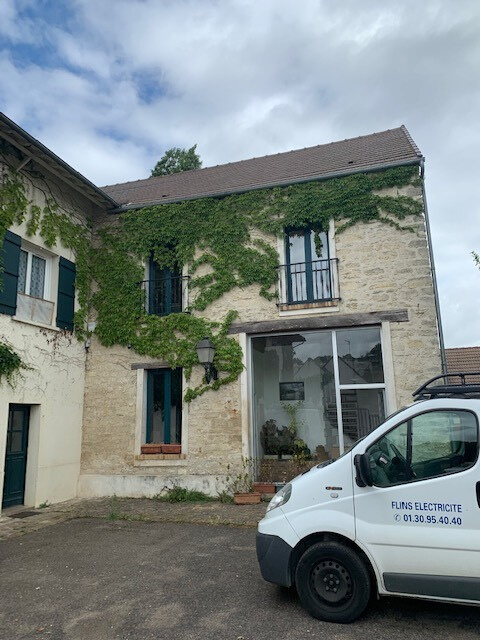 Façade bureau Société Flins Électricité (SFE)