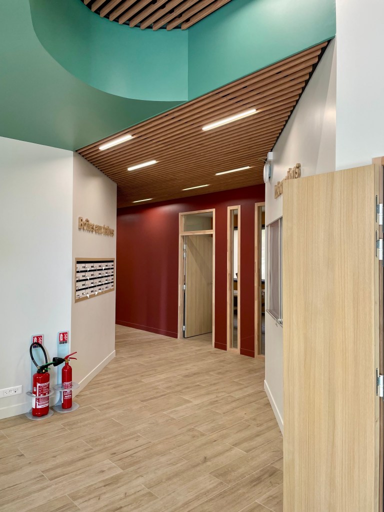 Espace Simone Veil - Les Mureaux 78130 - Travaux d'électricité - Eclairage Accueil